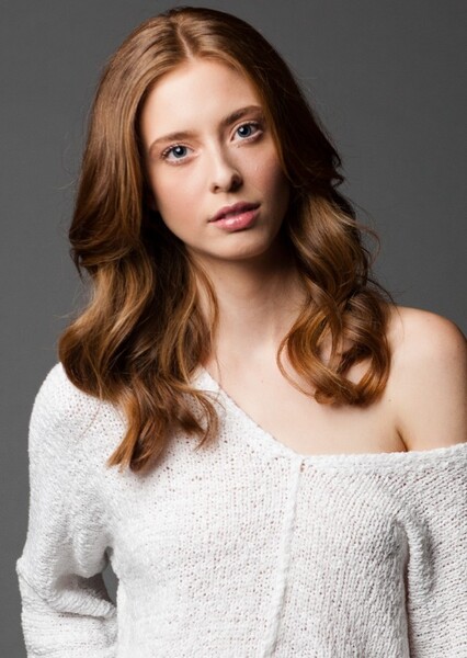 Ashlyn Pearce photo
