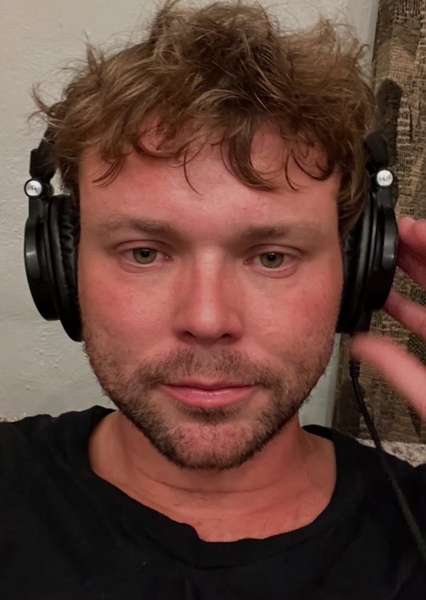 Ashton Irwin photo