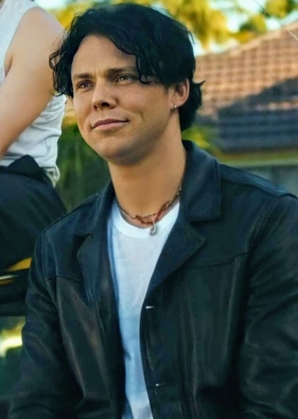 Ashton Irwin photo