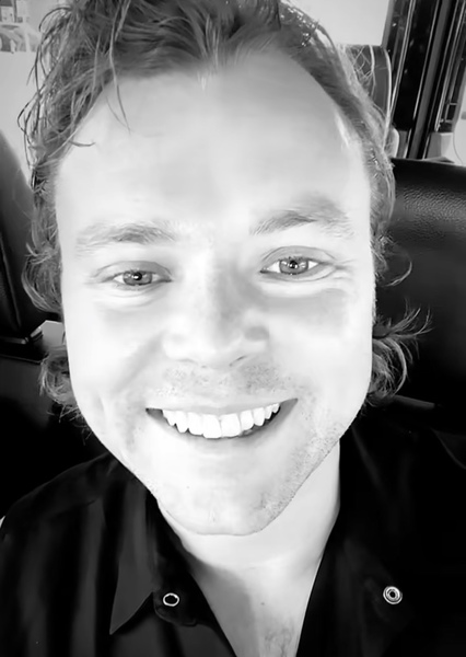 Ashton Irwin photo