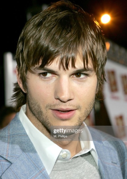 Ashton Kutcher photo