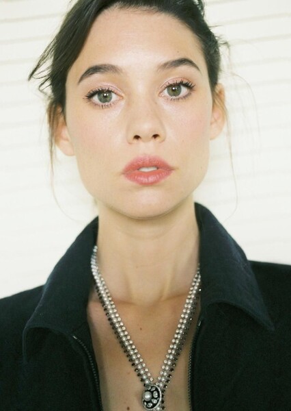 Àstrid Bergès-Frisbey photo