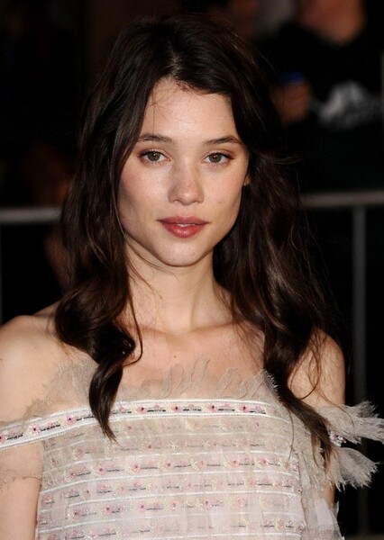 Àstrid Bergès-Frisbey photo