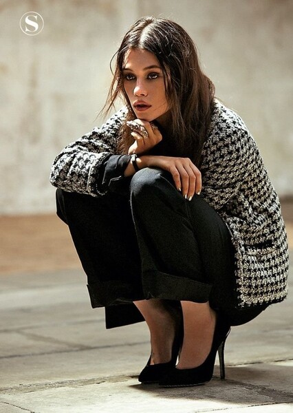 Àstrid Bergès-Frisbey photo