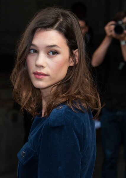 Àstrid Bergès-Frisbey photo