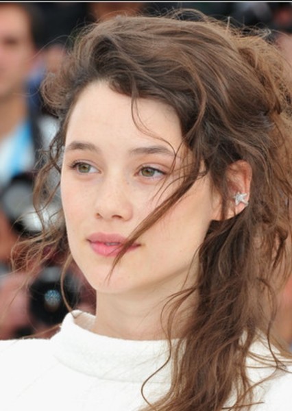 Àstrid Bergès-Frisbey photo