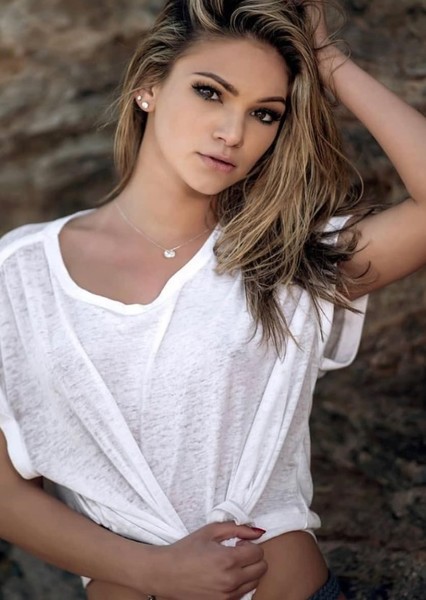Athena Faris