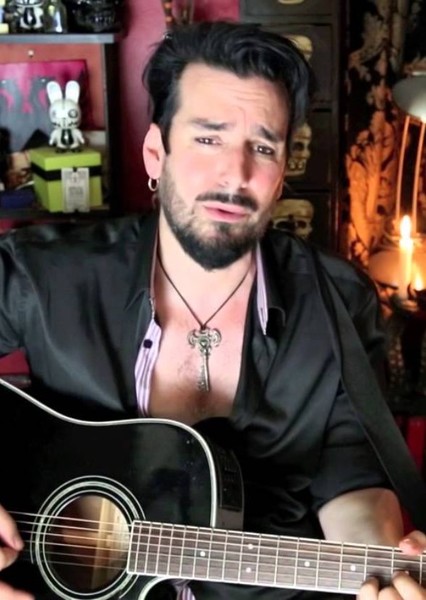 Aurelio Voltaire