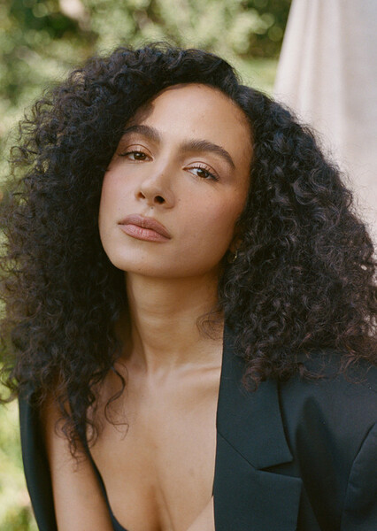 Aurora Perrineau
