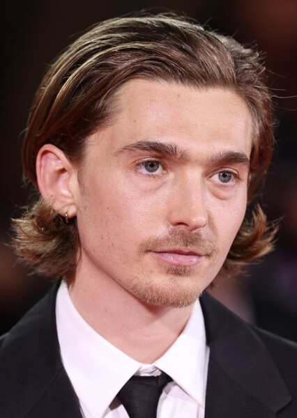 Austin Abrams photo