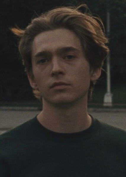 Austin Abrams photo