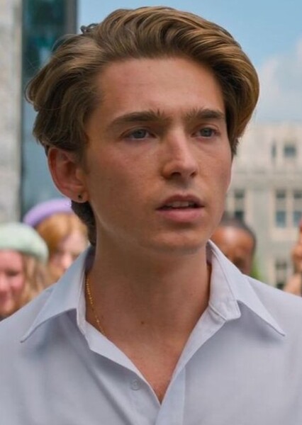 Austin Abrams photo