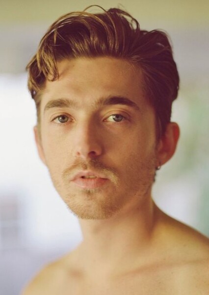 Austin Abrams photo