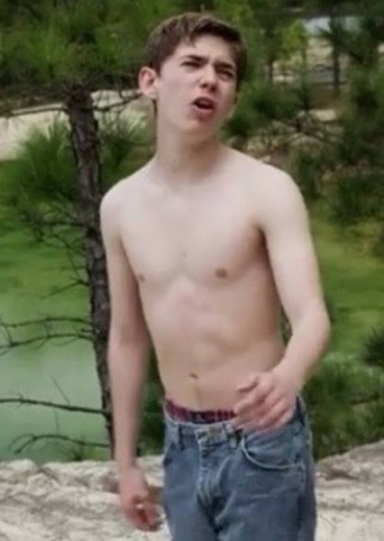 Austin Abrams photo