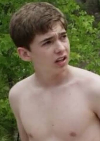 Austin Abrams photo