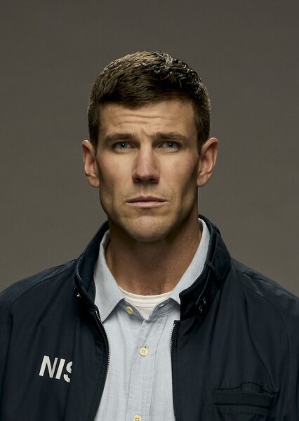 Austin Stowell photo