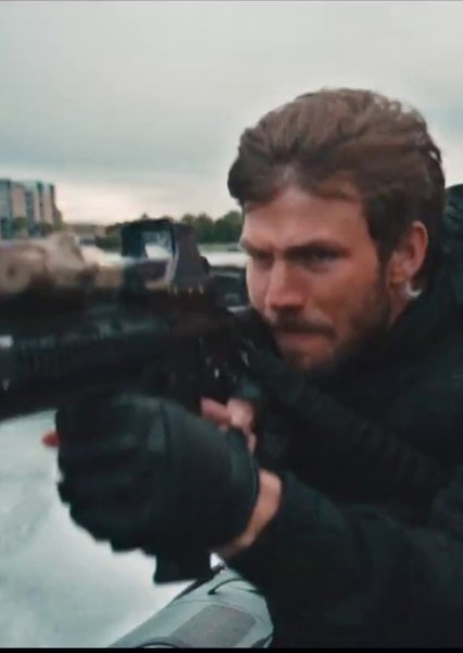 Austin Stowell photo