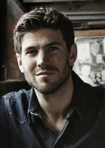 Austin Stowell