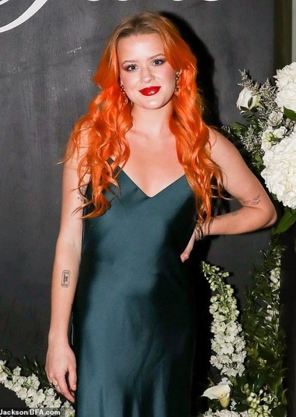 Ava Elizabeth Phillippe photo