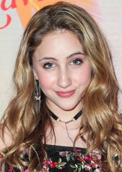 Ava Kolker photo