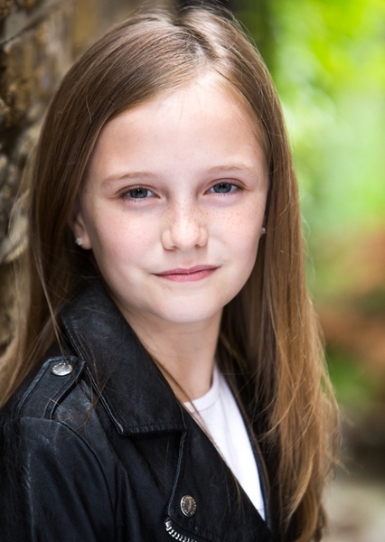 Ava Lovell photo