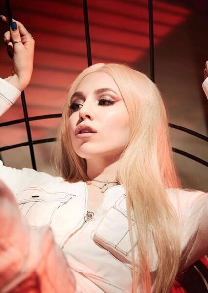 Ava Max photo