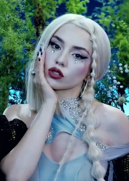 Ava Max photo
