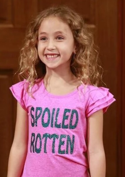 Ava Morgenstern photo