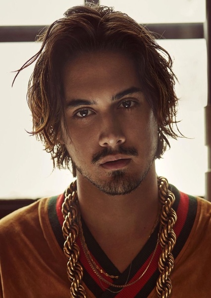 Avan Jogia photo