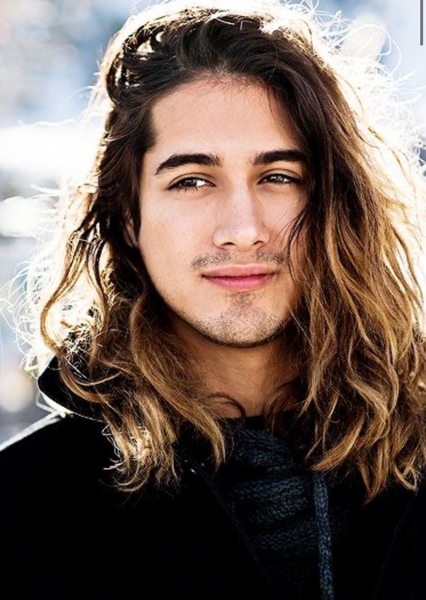 Avan Jogia photo