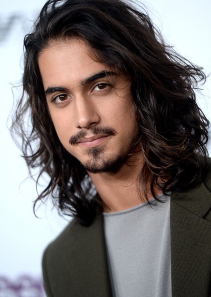 Avan Jogia photo