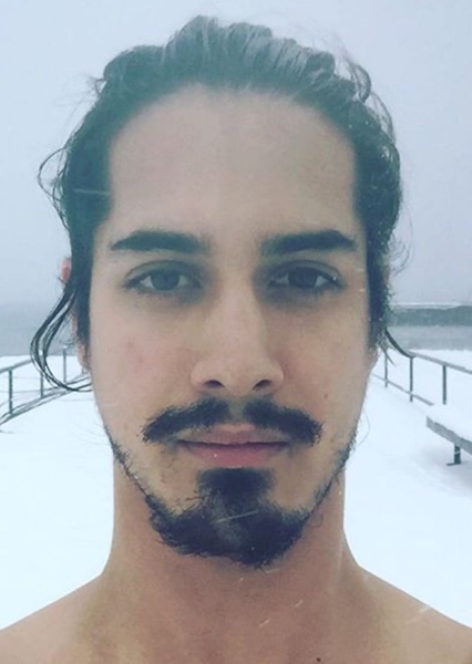 Avan Jogia photo