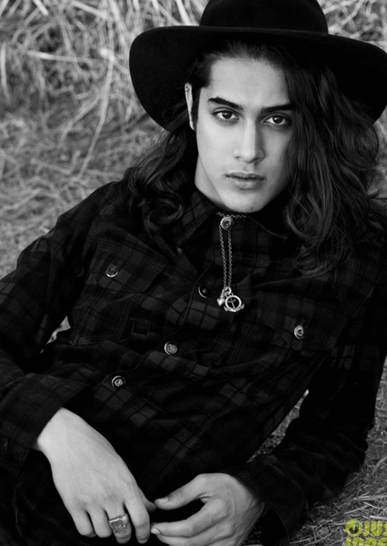 Avan Jogia photo