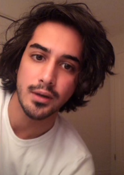 Avan Jogia photo