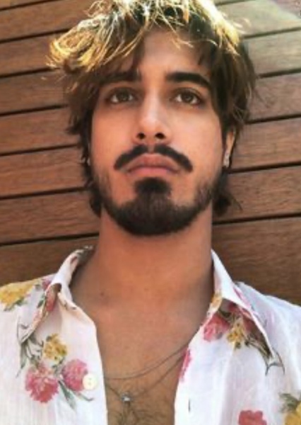 Avan Jogia photo