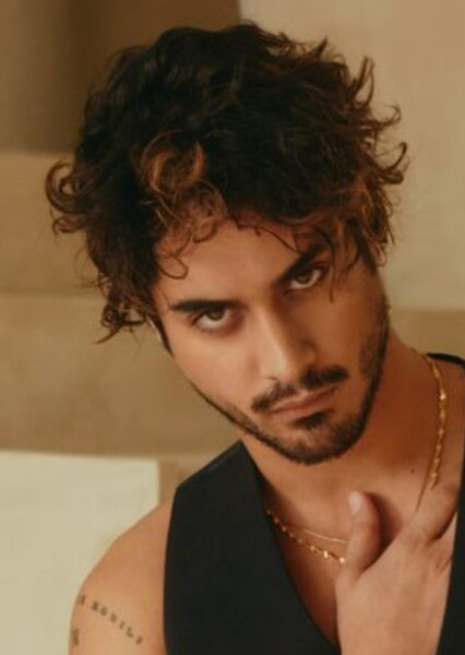 Avan Jogia photo
