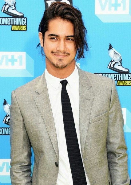 Avan Jogia photo