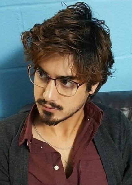 Avan Jogia photo