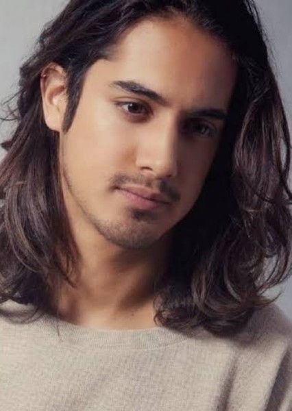 Avan Jogia photo
