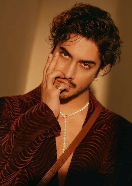 Avan Jogia photo