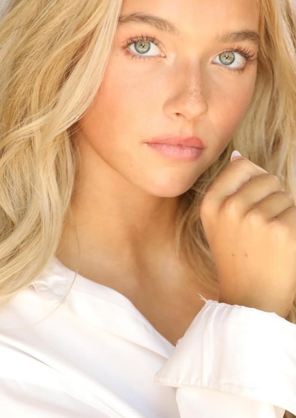 Avery Blythe photo