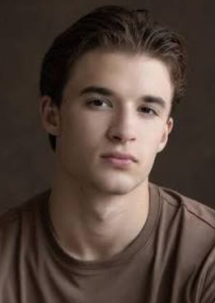 Avery Esteves photo