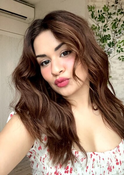 Avneet Kaur photo