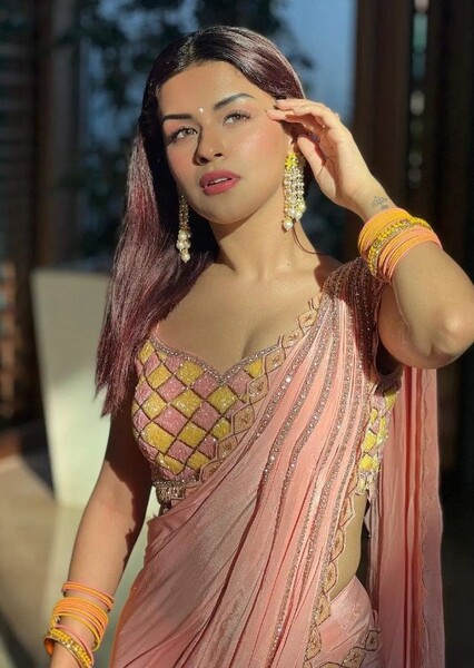 Avneet Kaur photo