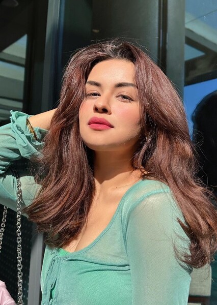 Avneet Kaur photo