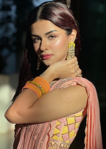 Avneet Kaur photo