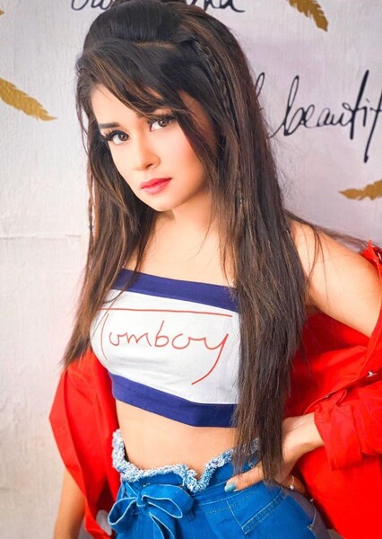 Avneet Kaur photo
