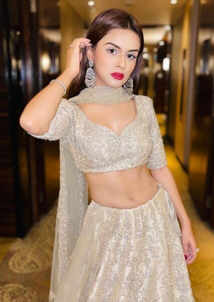 Avneet Kaur photo