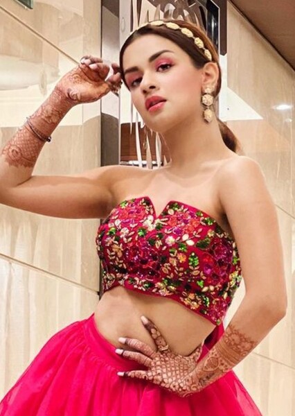 Avneet Kaur photo