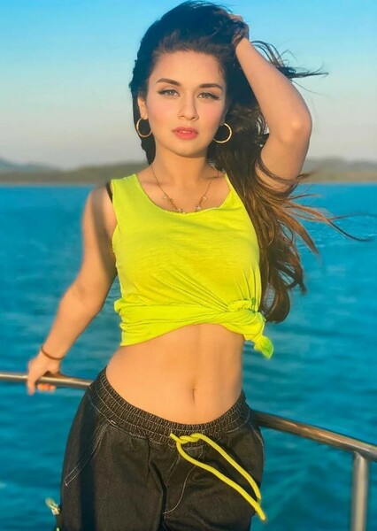 Avneet Kaur photo